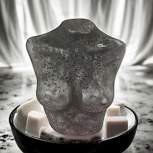 Vanilla handmade soap 2.5x2inch 2.5 oz goat milk & shea butter base